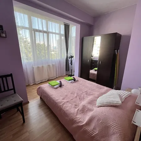 Lovely Center 1bd, 1bt Apartment *